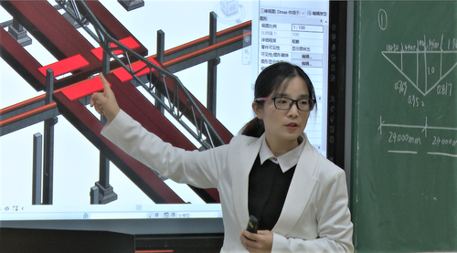 图3:湖南省信息化教学竞赛一等奖获得者 图3:湖南省信息化教学竞赛一等奖获得者