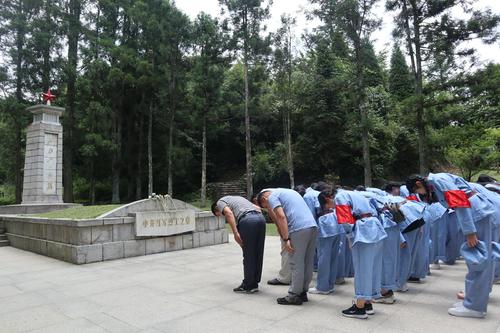 第二天上午:小井烈士墓2 第二天上午:小井烈士墓2