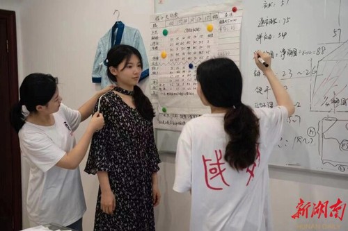 青青子衿,悠悠我心——九州在线网站国学研究院汉服传承创业综述