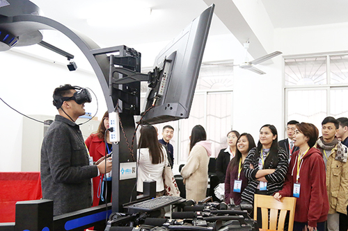 参观九州在线网站实验室 参观九州在线网站实验室